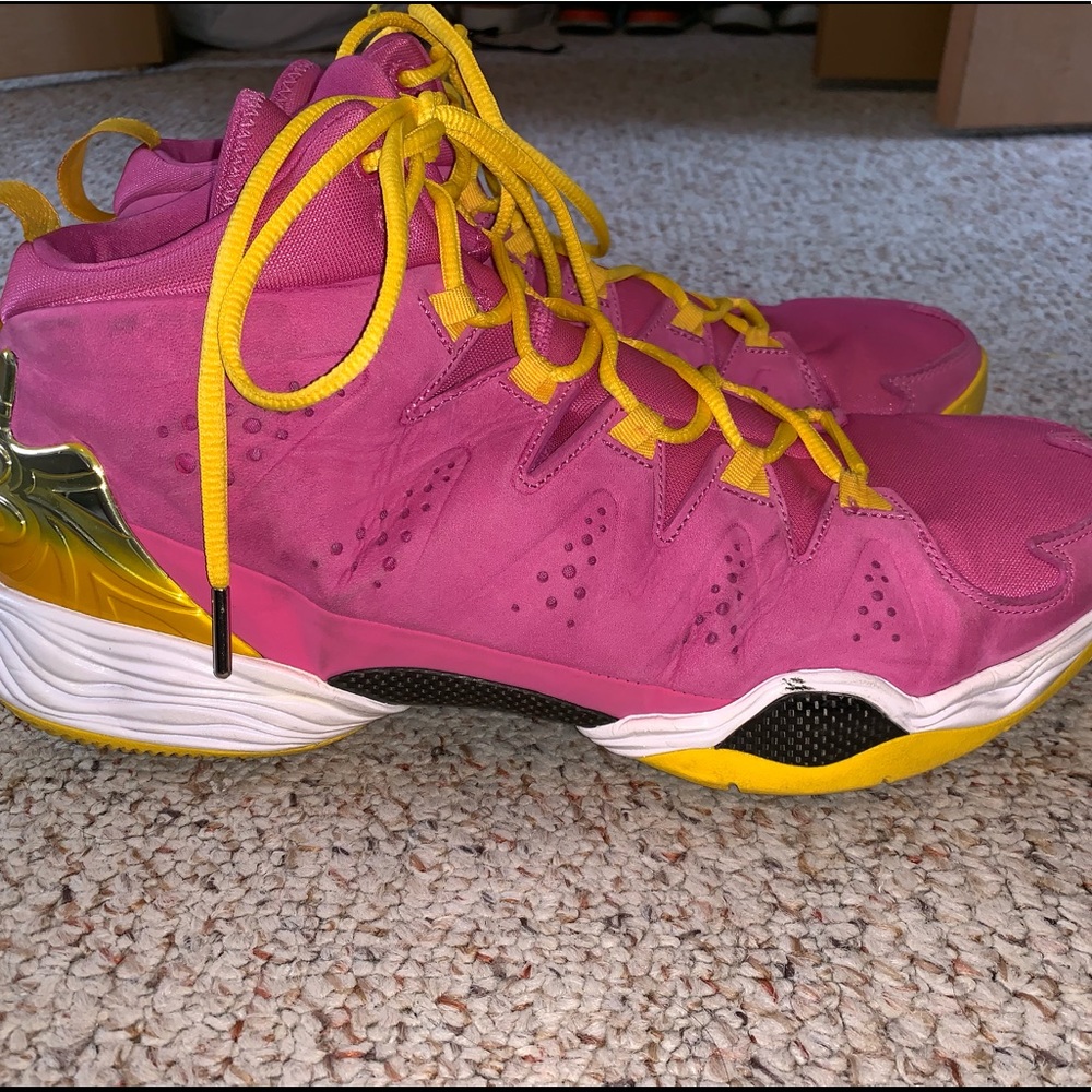 Jordan Melo M10 Breast Cancer Awareness
